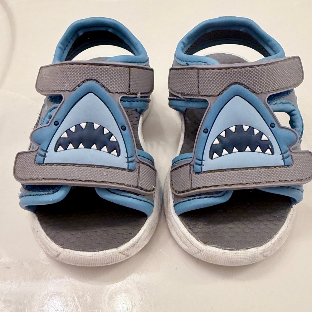 Carter's Shark Sandals - Light ups! - Toddler 4